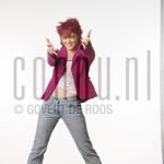 07-01-2004 Kim Lian van der Mey at studio in Amsterdam, by order of Televizier Magazine. January 07, 2004.

[keywords]Posed, Half Length, Smiling[/keywords]